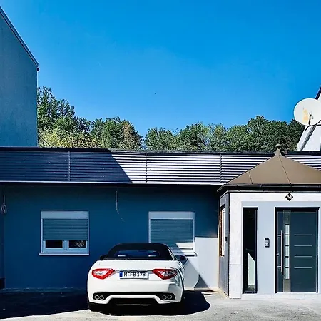 Naabsuite Lejlighed *