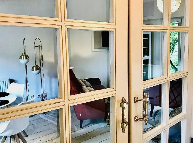 Naabsuite Lejlighed *