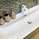 아파트 Naabsuite